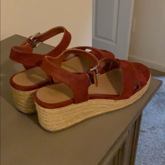 Franchesca Wedges - Picture 3 of 3